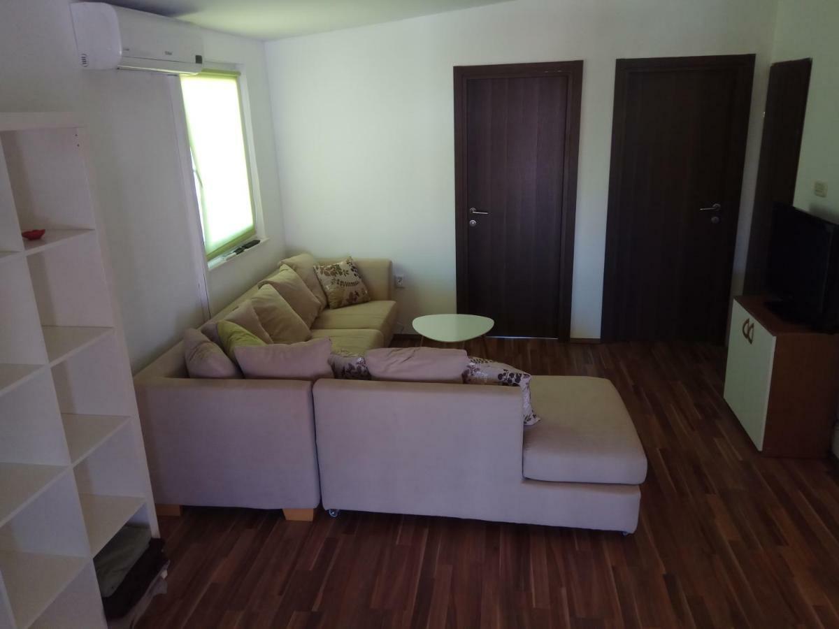 Apartman Medit Apartment วีร์ ภายนอก รูปภาพ
